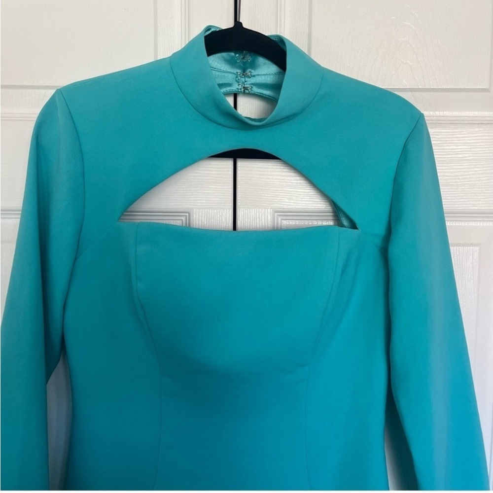 NWOT Teal Jovani Mini Dress with Feather Cuffs Size 8 - Picture 2 of 6